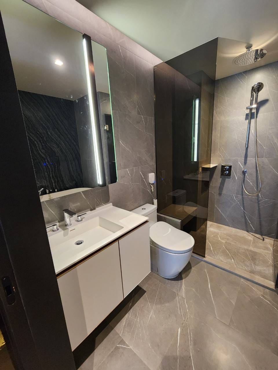 The reserve sukhumvit 61 2bed