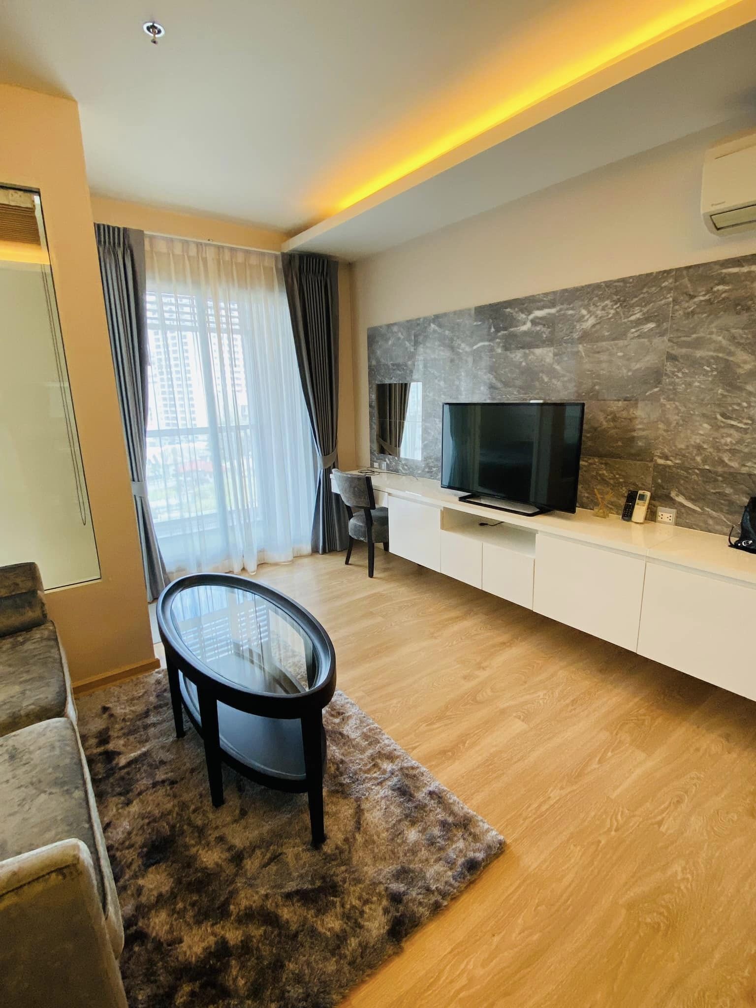 H Sukhumvit 43 11th Fl