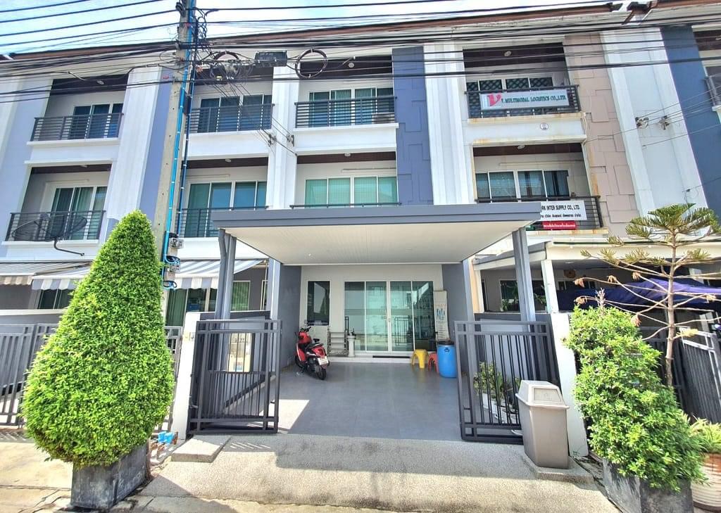 Baan Klang Muang