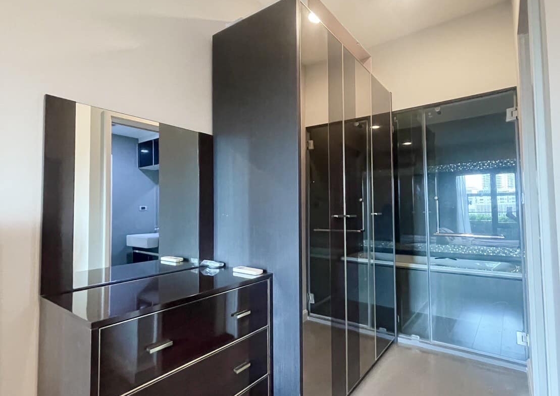 the crest sukhumvit 34