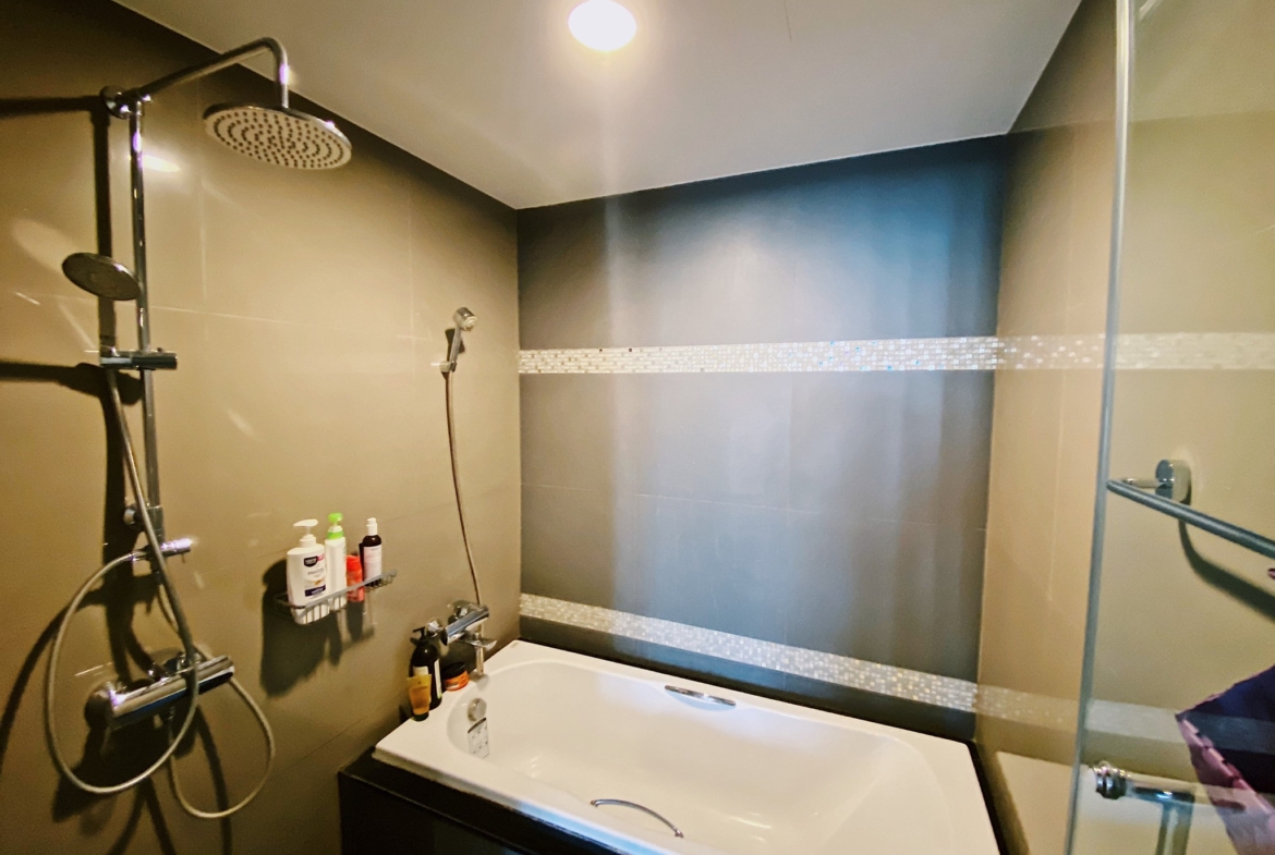 the crest sukhumvit 34