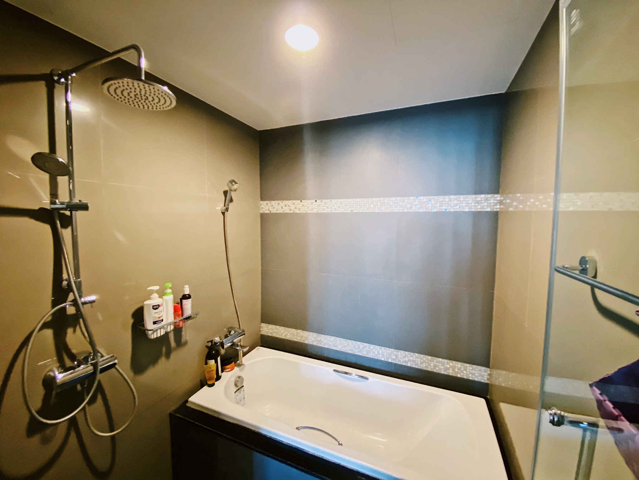 the crest sukhumvit 34